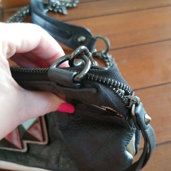 😻 MARCIANO STUDDED HANDBAG - Picture 5 of 8